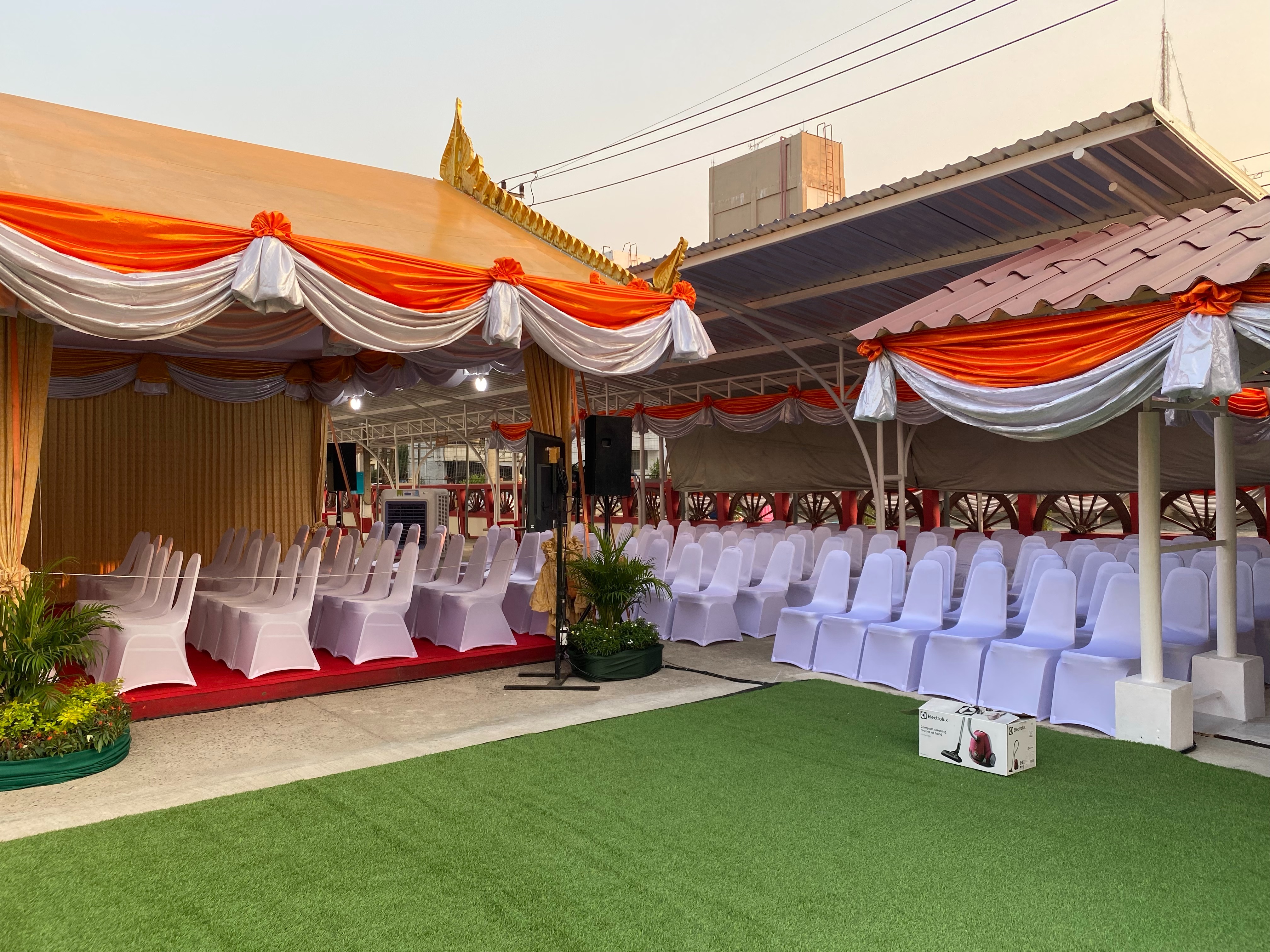 เวทีสงฆ์ พระสงฆ์ ขันโตก